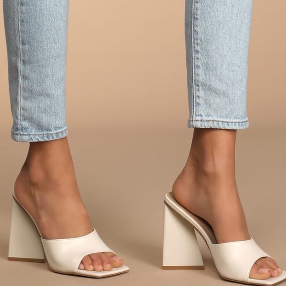 Niamh Off White Square Toe Triangular Block Heel Sandals - Picture 1 of 5